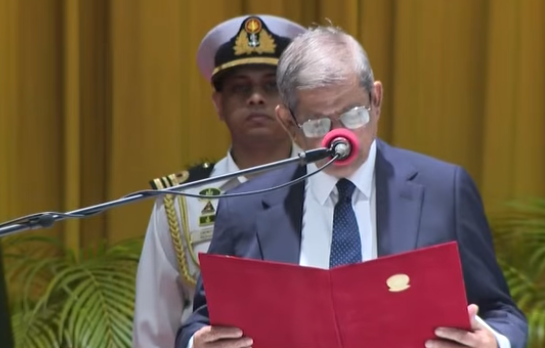 বঙ্গভবনে শপথ নিলেন নতুন রাষ্ট্রপতি মির্জা ফখরুল